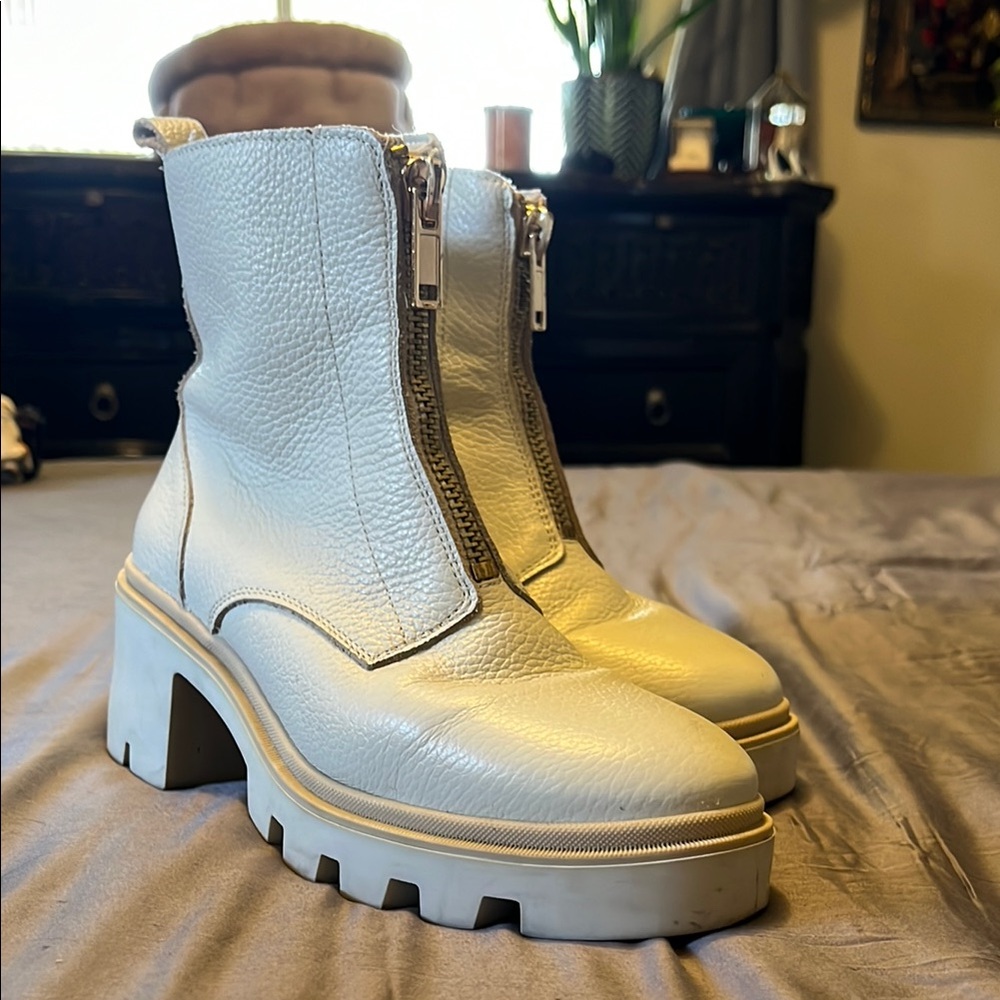 White Heeled Lola Boots with Chunky Design